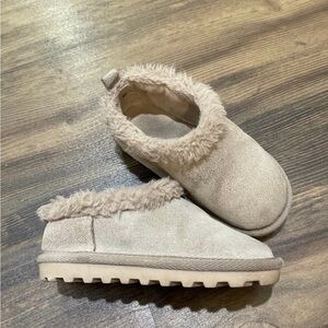 BearPaw Tan Glitter Kids Slippers 8